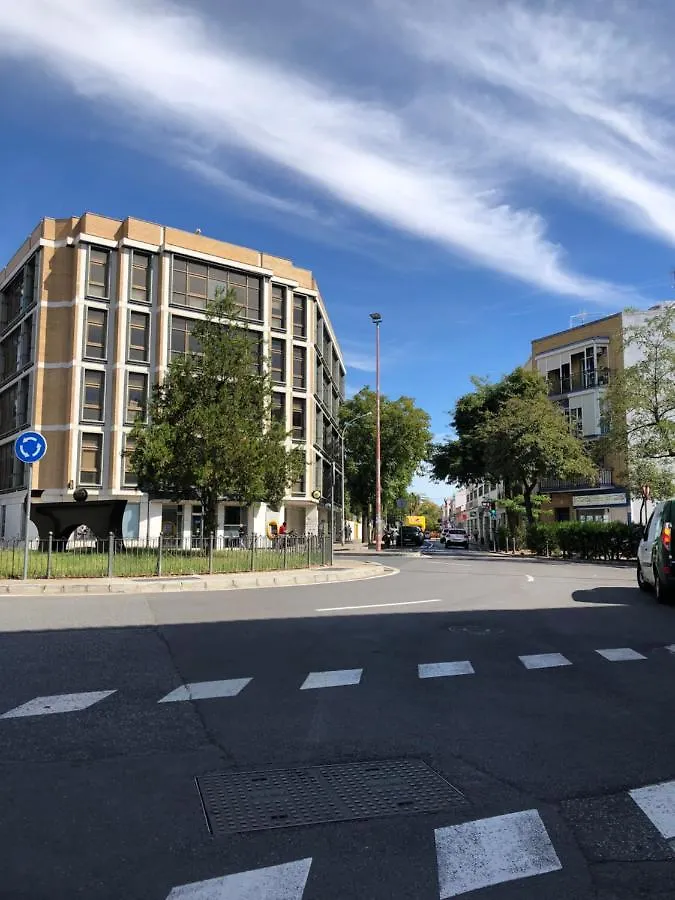 Apartamento 1 Dormitorio Y Salon Con Sofa Cama Bien Comunicado Con El Centro Seville Apartment