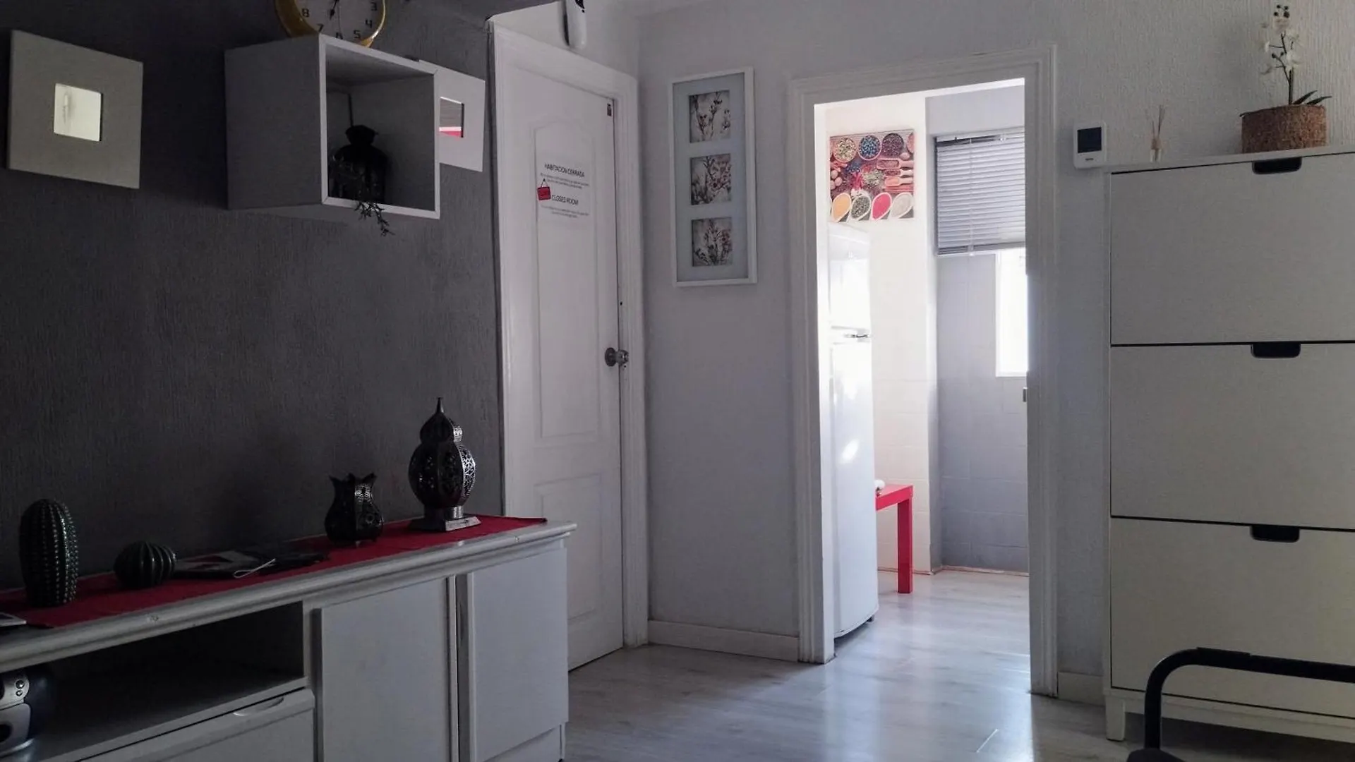 Apartamento 1 Dormitorio Y Salon Con Sofa Cama Bien Comunicado Con El Centro Seville Apartment